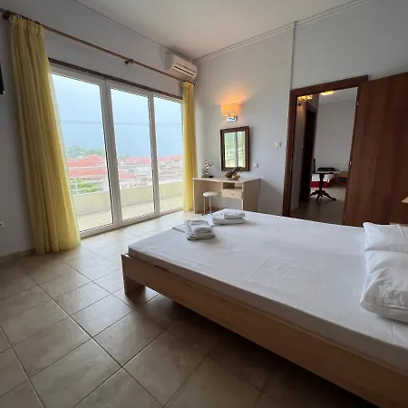 Meresi - Town Center 3* Λιμένας