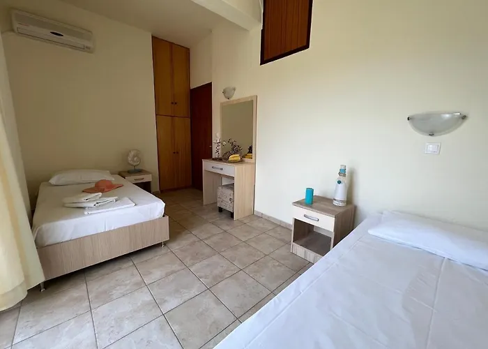 Meresi - Town Center 3* לימנאס